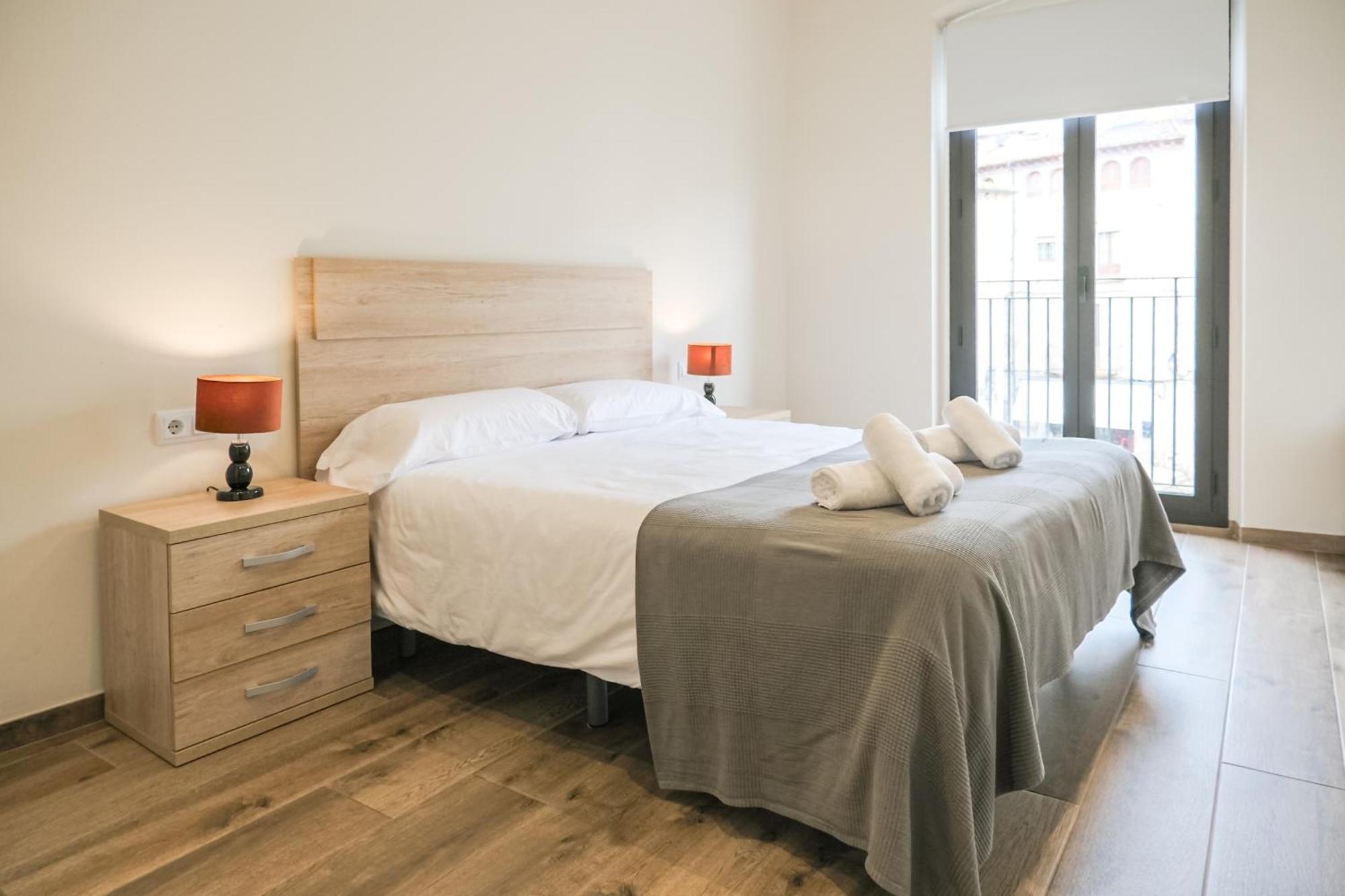 Besalu 21 New stylish apt on Plaça Llibertat Exterior foto